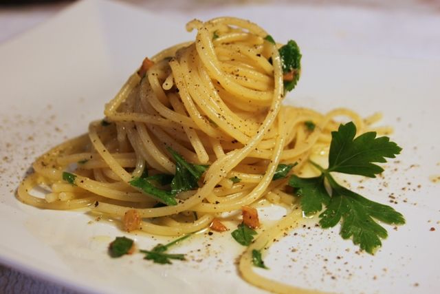 Comidas del mundo: un plato italiano, spaghetti all’aglio olio